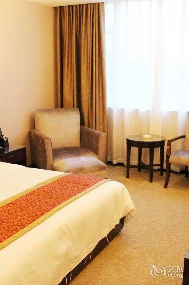 Chengdu Ronghome Hotel Exterior foto